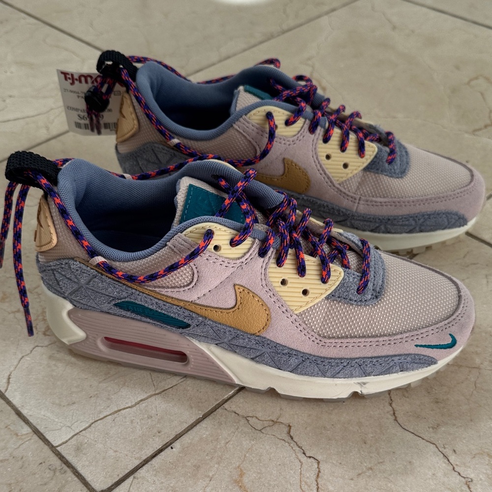 Nike Air Max with Gold and Multicolor Accents size 6